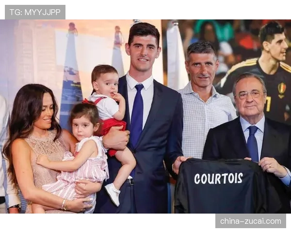 库尔图瓦妻子米歇尔凭借独特气质与慈善形象荣登足坛最美阔太榜首